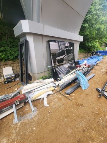 스카이차 창호철거 작업 사진